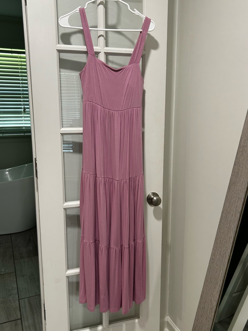 Pink Lily XS Sleeveless Tiered Maxi Dress in Dusty Rose w bra